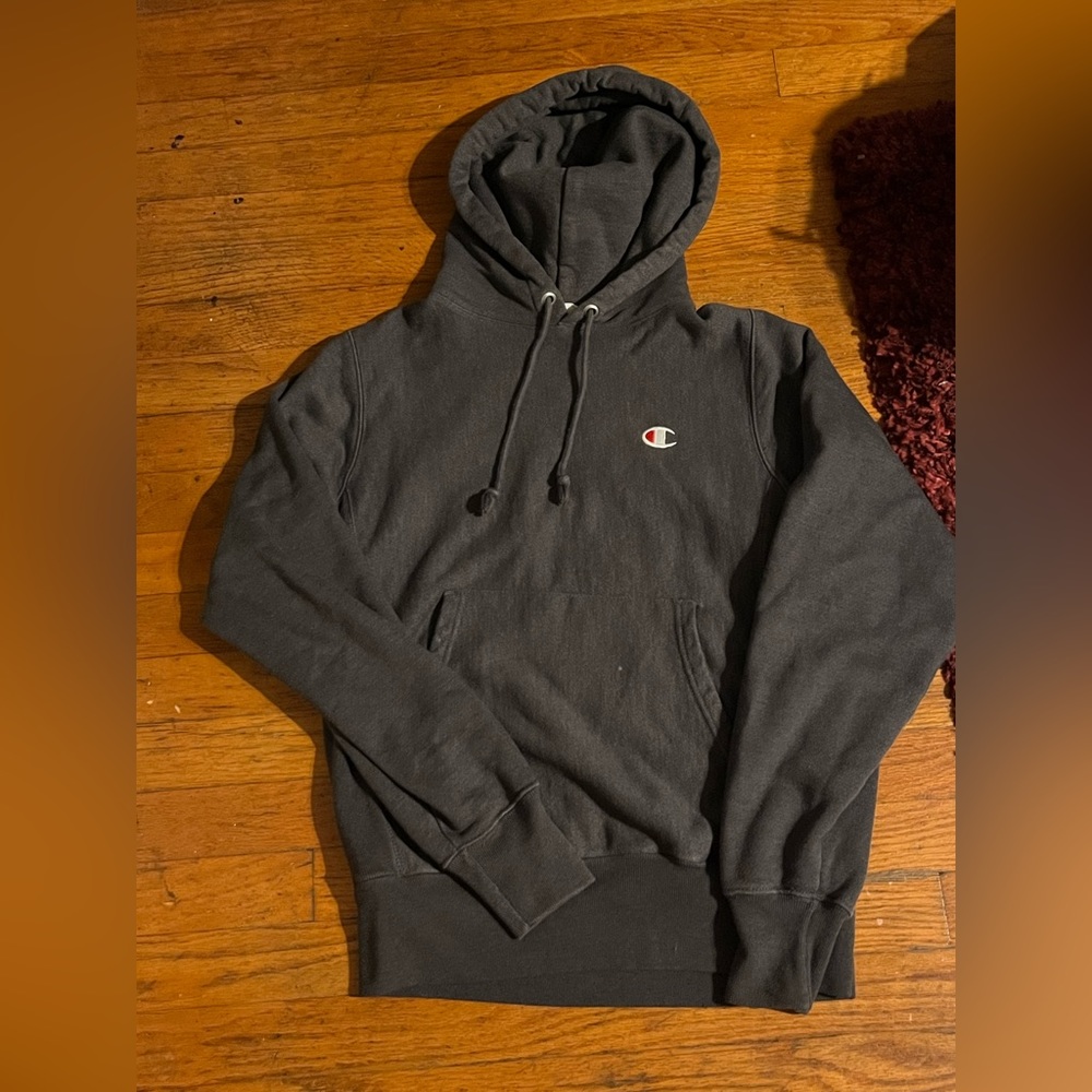 Gray sweatshirt